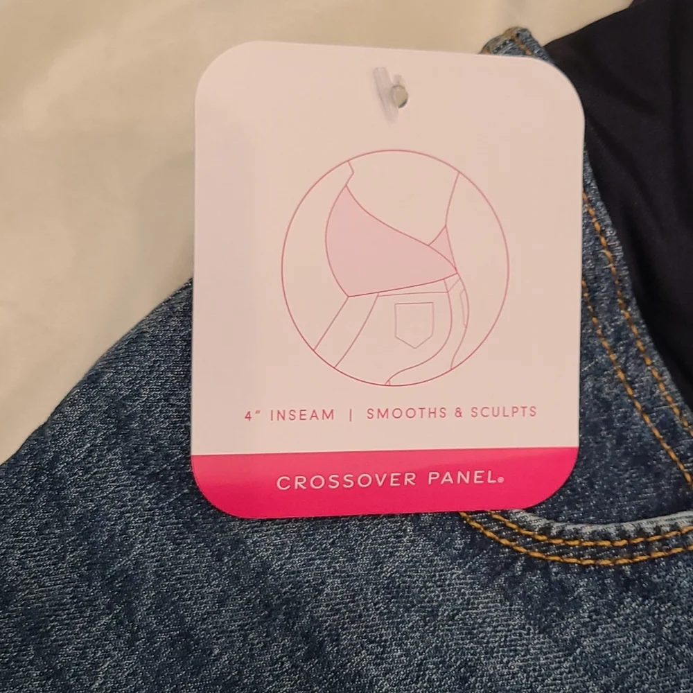 Maternity Shorts - Picture 3 of 5